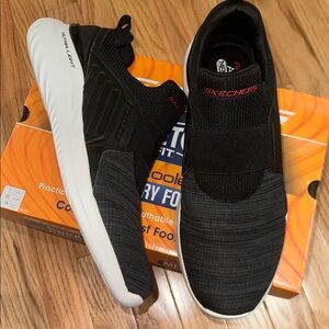 Sketchers stretch fit air cooled memory foam men’s sneakers size 12